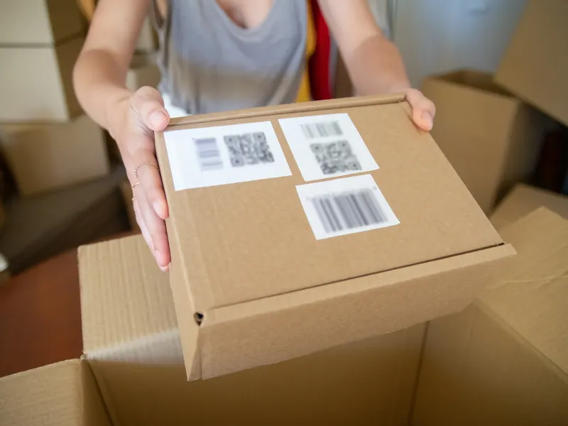 Carton box with barcode label – marking application
