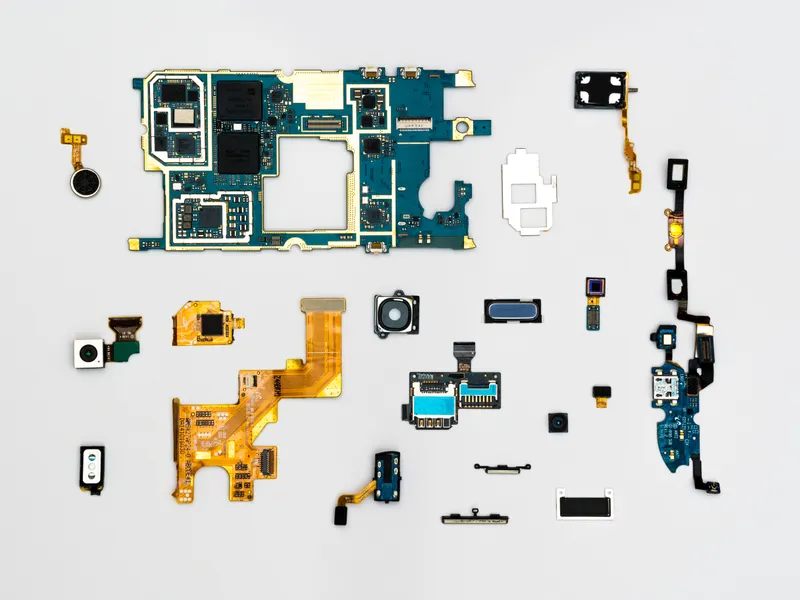 Disassembled phone display, board and flex cable – display industry